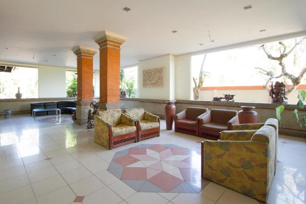 Hotel Oranjje Denpasar Esterno foto