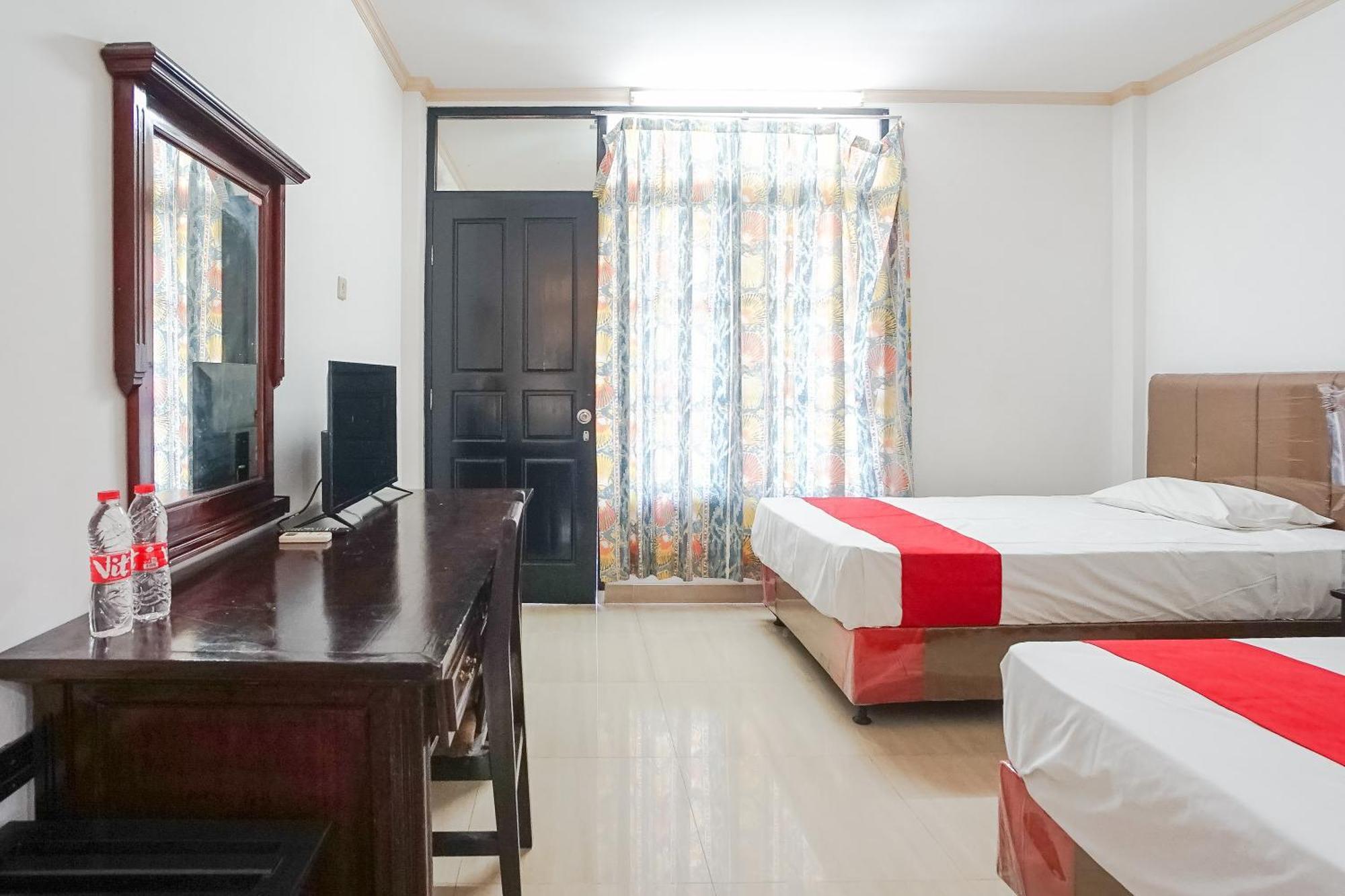 Hotel Oranjje Denpasar Esterno foto