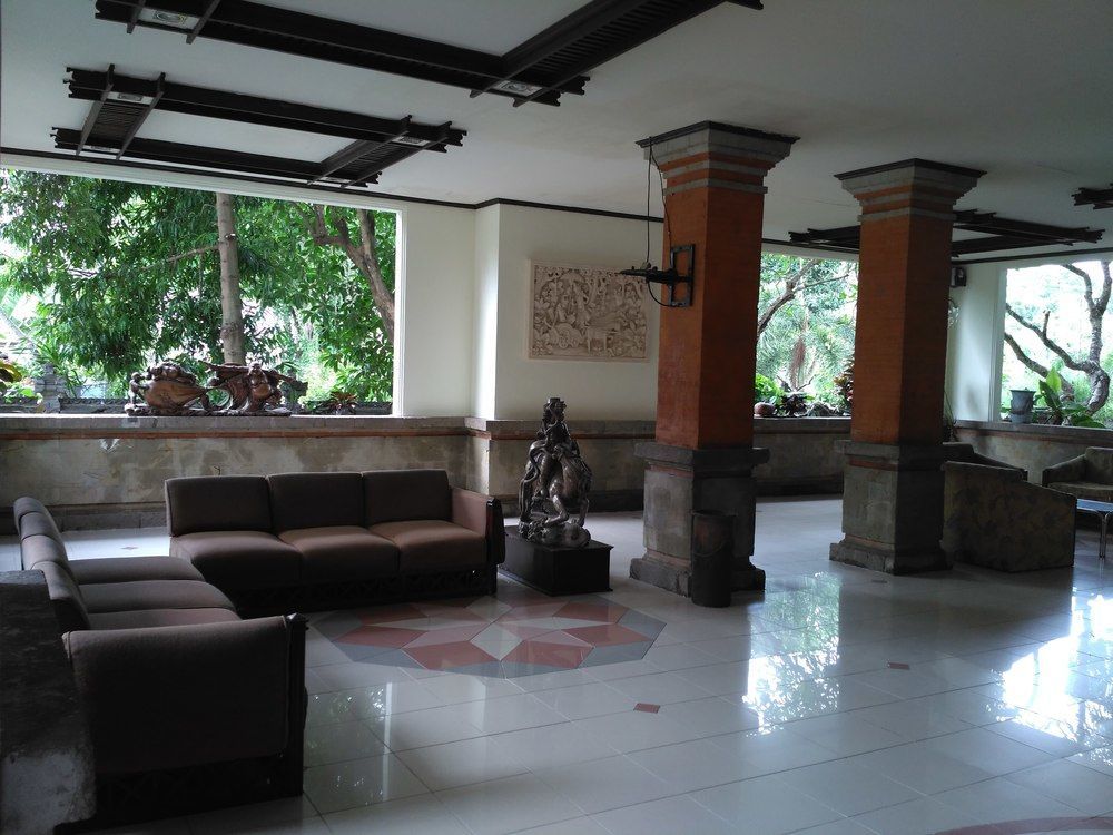 Hotel Oranjje Denpasar Esterno foto