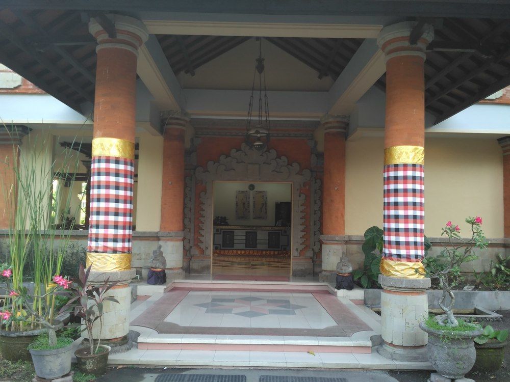 Hotel Oranjje Denpasar Esterno foto