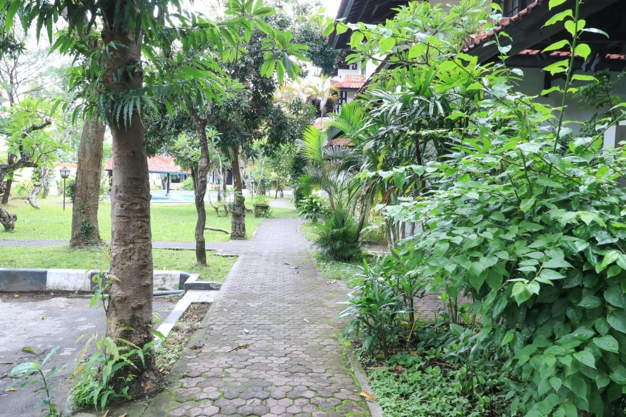 Hotel Oranjje Denpasar Esterno foto